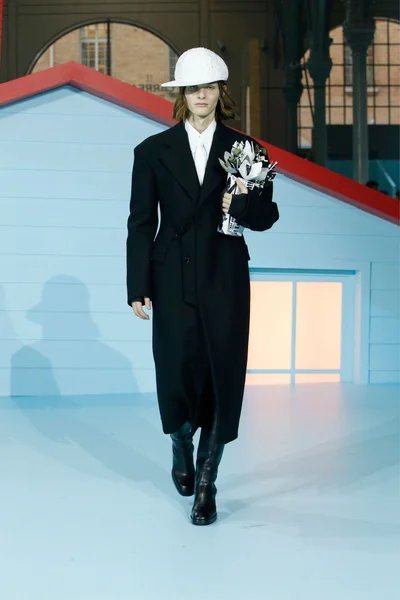 Look 2